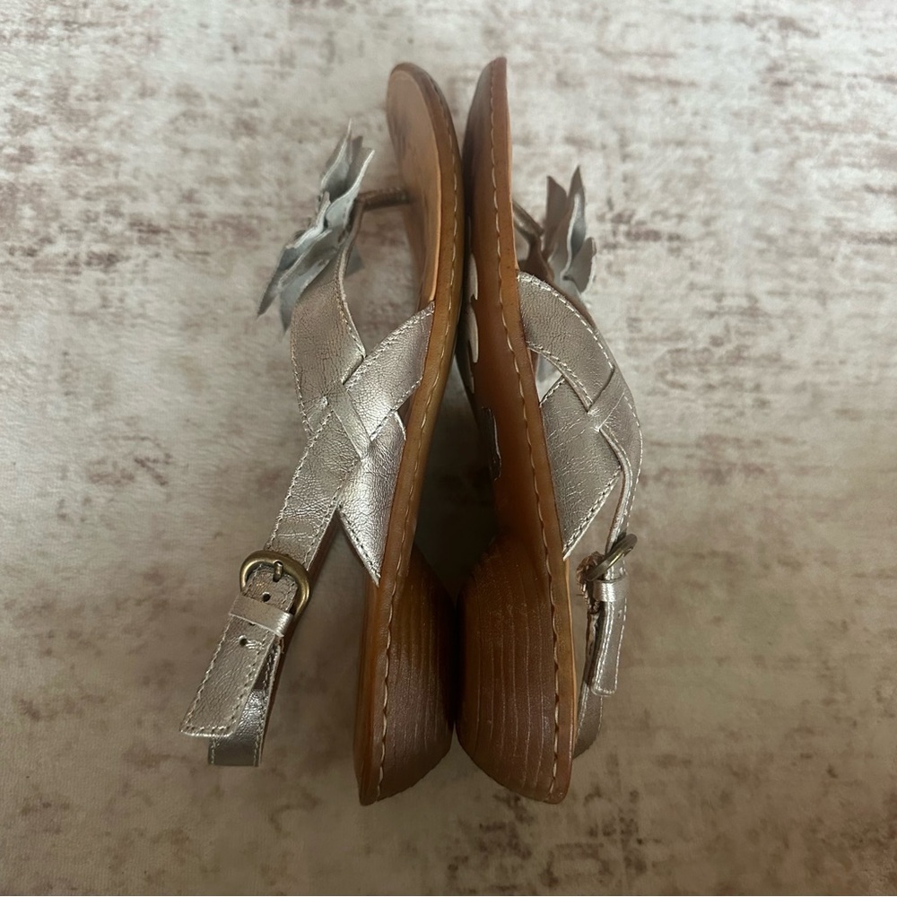 Born Silver Floral Leather Slingback Sandals size 9 - Picture 8 of 8